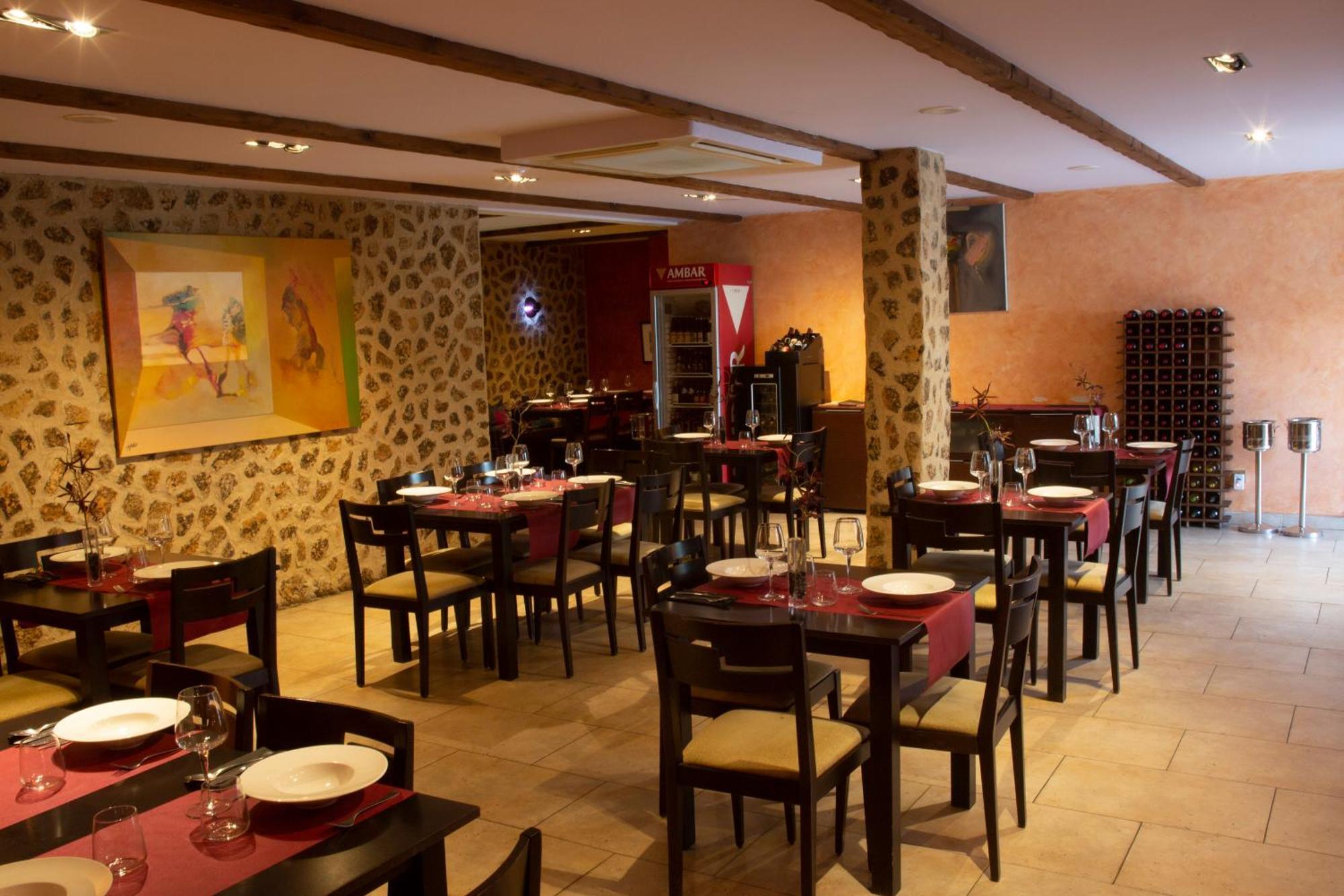 Hostal Bavieca 梅迪纳塞利 外观 照片