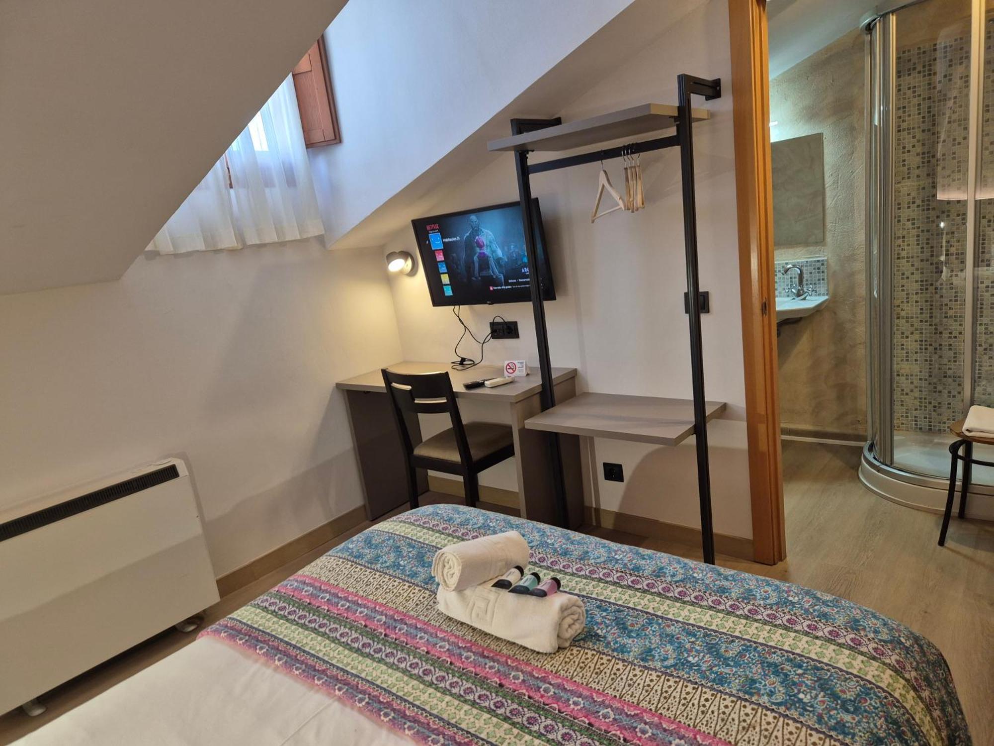 Hostal Bavieca 梅迪纳塞利 外观 照片